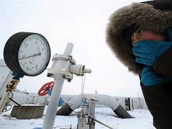 Давление газа в трубе падает, а в политике - возрастает.